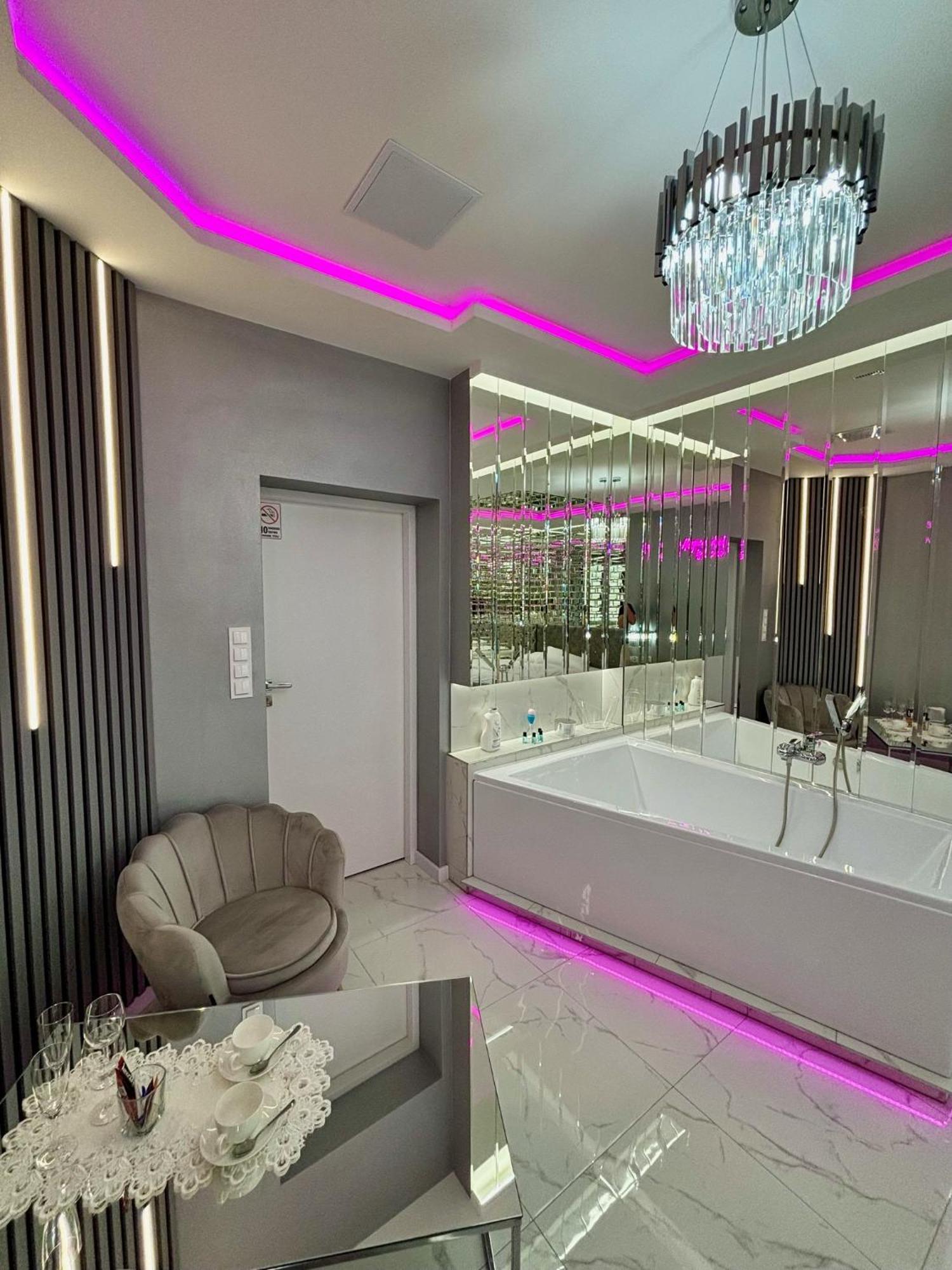 Apartament "Prezydencki Deluxe" Centrum Z Duza Wanna Dla Dwojga Гнезно Экстерьер фото