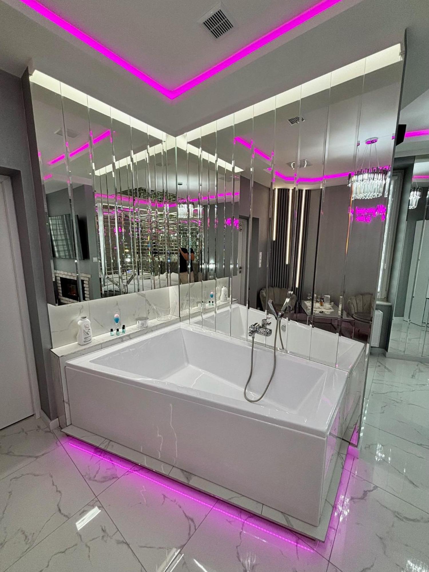 Apartament "Prezydencki Deluxe" Centrum Z Duza Wanna Dla Dwojga Гнезно Экстерьер фото